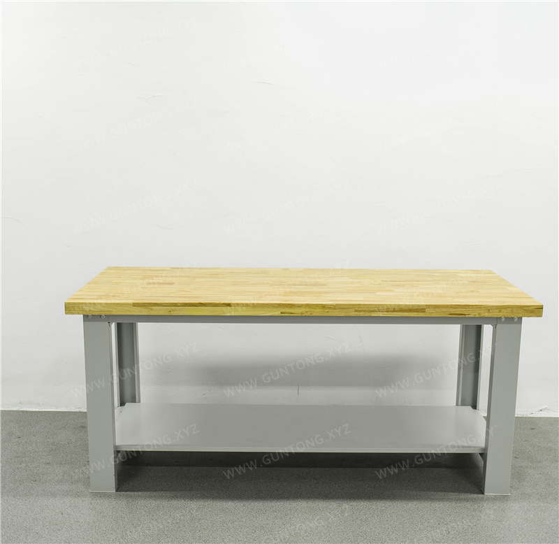 榉木Workbench带层板