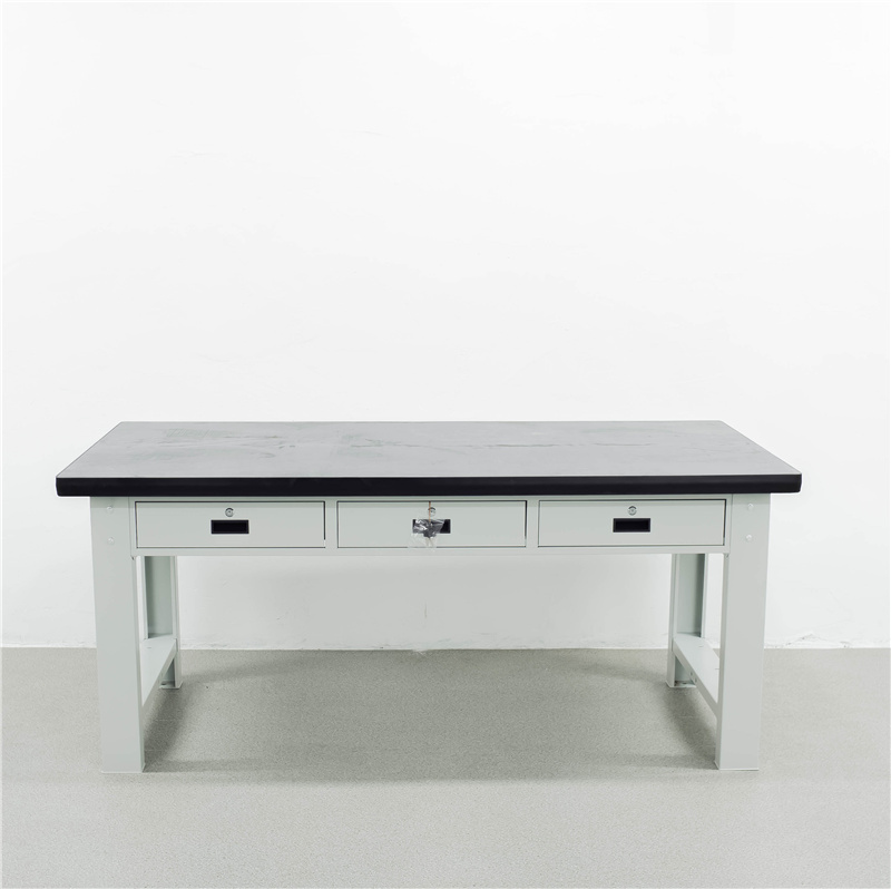 无挂板三抽铁板Workbench